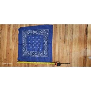 6 pieces Women’s Cotton Woven Blue/White Paisley 22x22 Square Scarf Bandana